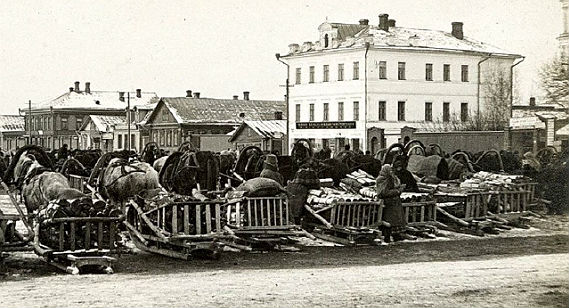 Сенная площадь в Рыбинске. 1910 год