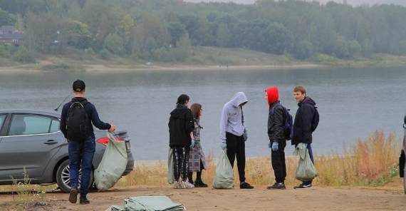 Молодежь проводит в Рыбинске субботники